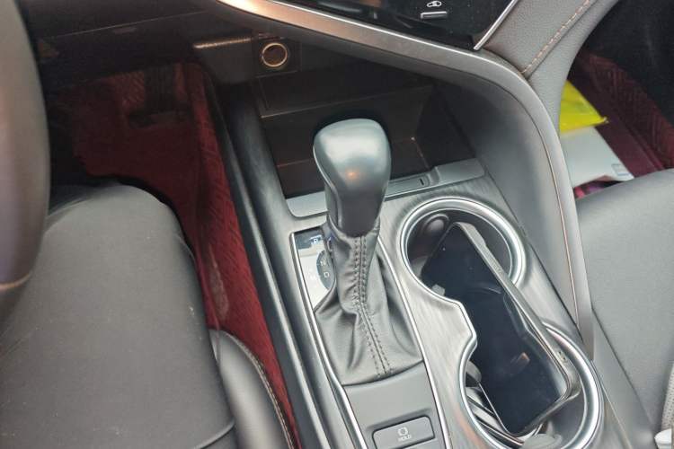 Used Toyota Camry 2022 2.0GVP Premier Edition Gear Lever