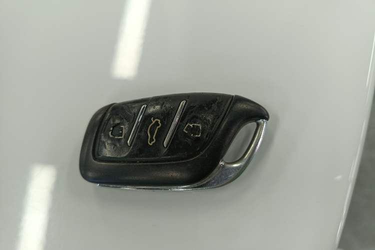 Used Roewe i5 2020 1.5L Automatic 4G Connect Luxury Flagship Edition Interior 1