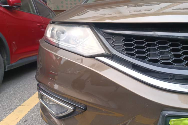 Used Honda Jade 2016 1.8L CVT Luxury Edition 5-seater Right Front Headlight