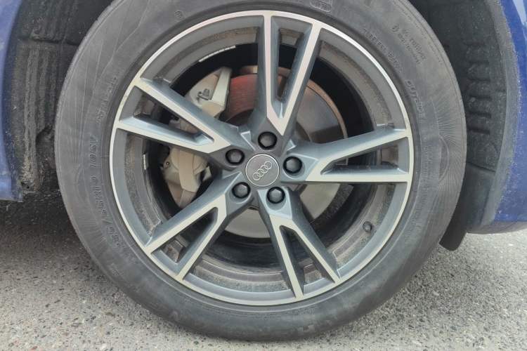 Used Audi Q5L 2018 40 TFSI Prestige Fashion Edition China VI Right Front Wheel Hub