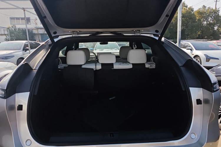 Used XPeng G6 2023 580 Long-Range Pro Trunk