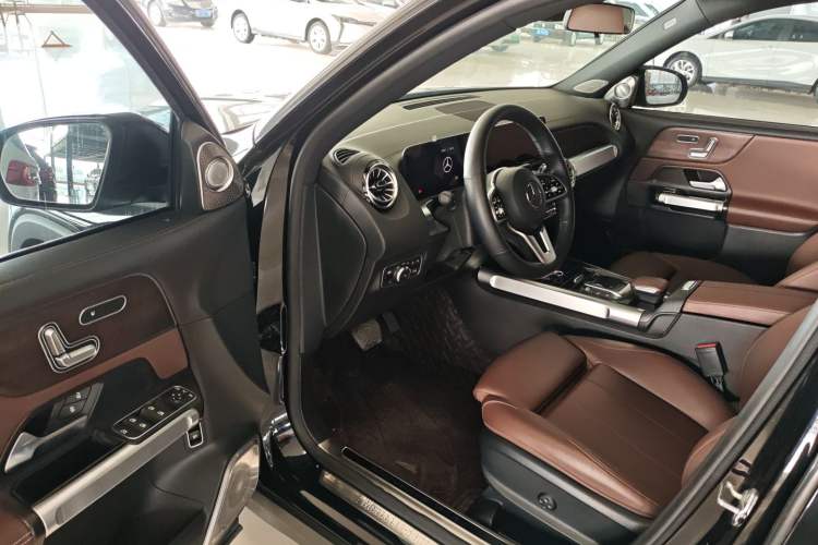 Used Mercedes-Benz GLB 2021 GLB 200 4MATIC Driver Seat