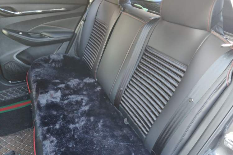 Used CHANGAN OSHAN X5 2023 Enjoy Edition 1.5T DCT Luxury Model Left Rear Seat