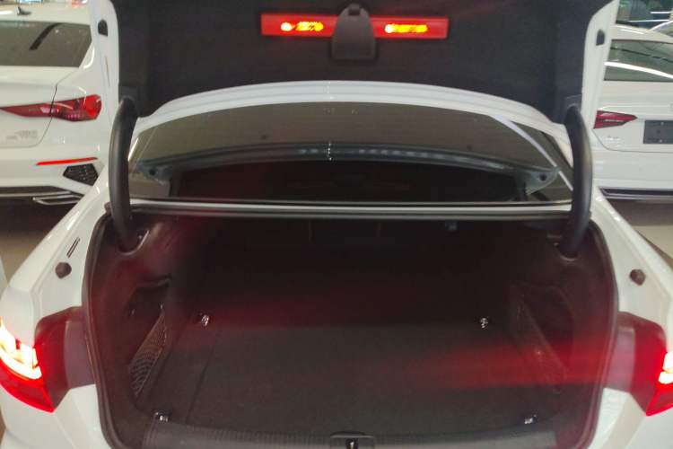 Used Audi A4L 2022 40 TFSI Luxury Dynamic Model