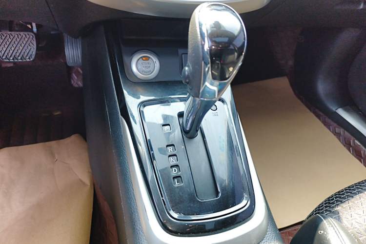 Used Nissan Tiida 2019 1.6L CVT Smart Drive Version China VI Standard