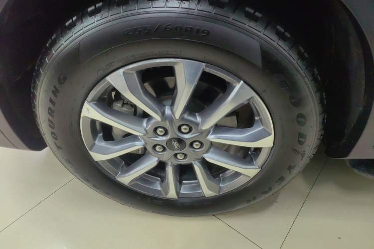 Used Ford Edge 2025 Ford Explorer L 2.0T EcoBoost Two-Wheel Drive 7-Seater Fashion Edition