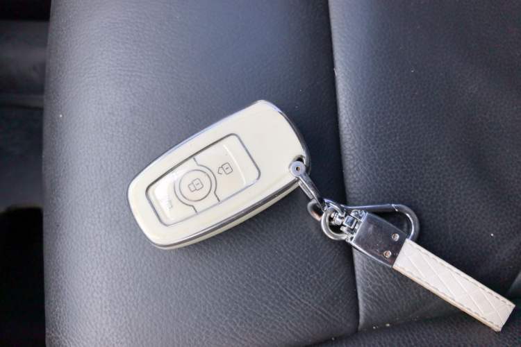 Used Haval H6 2015 Upgraded Model 1.5T Manual Two-Wheel Drive Prestige Version
