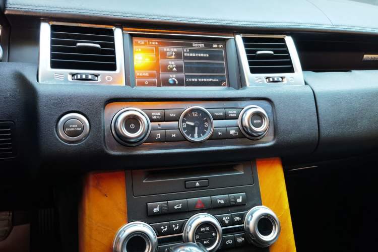 Used Land Rover Range Sport 2013 5.0 SC V8 HSE Audio And AC Panel