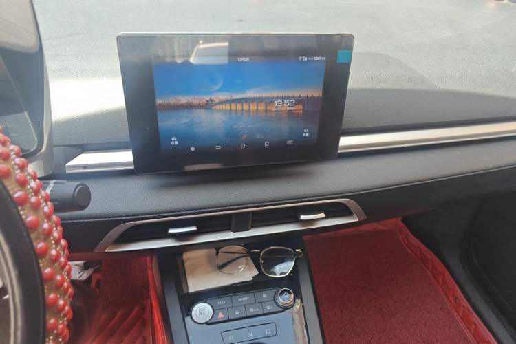 Used BYD e2 2019 Standard Range Model – Smart & Comfortable Version Audio And AC Panel