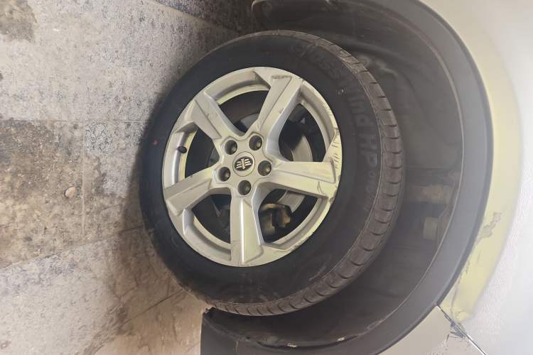 Used Bestune X80 2013 2.0L manual luxury version