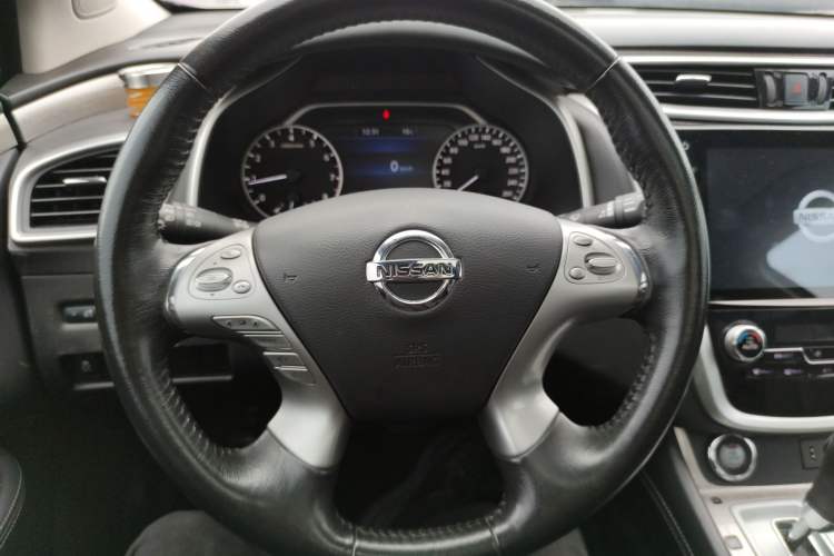 Used Nissan Murano 2019 2.5L XL Two-Wheel Drive Smart Connect Luxury Edition China VI Standard