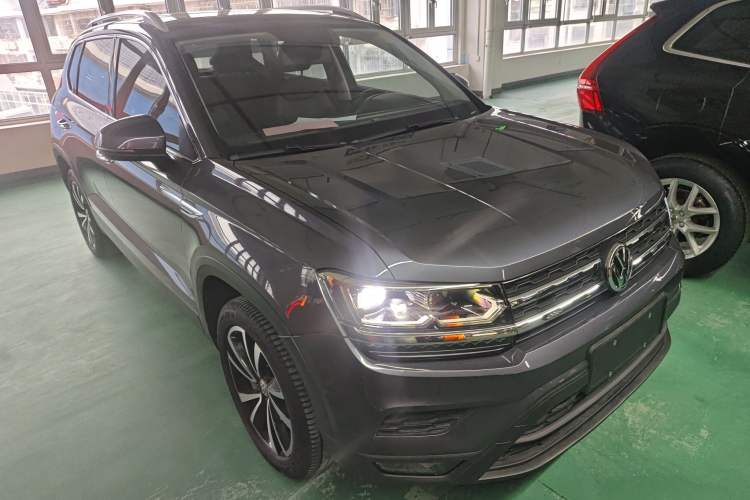 Used Volkswagen Tharu 2020 280TSI Two-Wheel Drive Luxury Plus Version China VI Standard Front Right 45 Deg