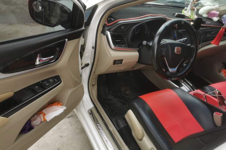 Used Honda Crider 2015 1.8L Automatic Ultra-Configured Limited Edition Driver Seat