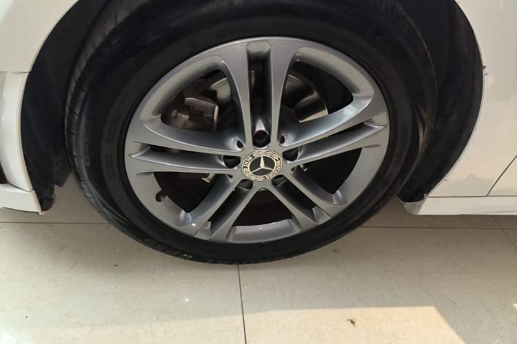 Used Mercedes-Benz A-Class 2022 Restyled A 180 L Sport Sedan Left Front Wheel Hub