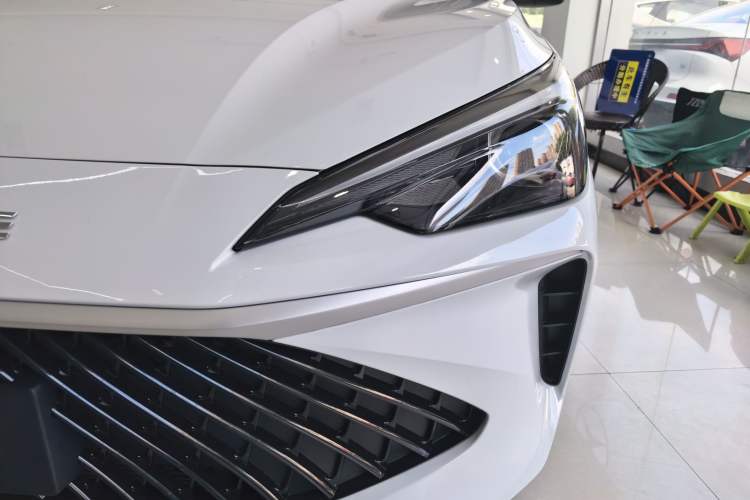 Used Roewe i5 2026 Model 1.5L CVT Luxury Version