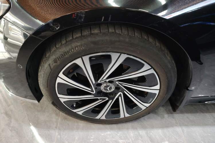 Used Mercedes-Benz E-Class 2024 E 300 L Luxury Model Left Front Wheel Hub