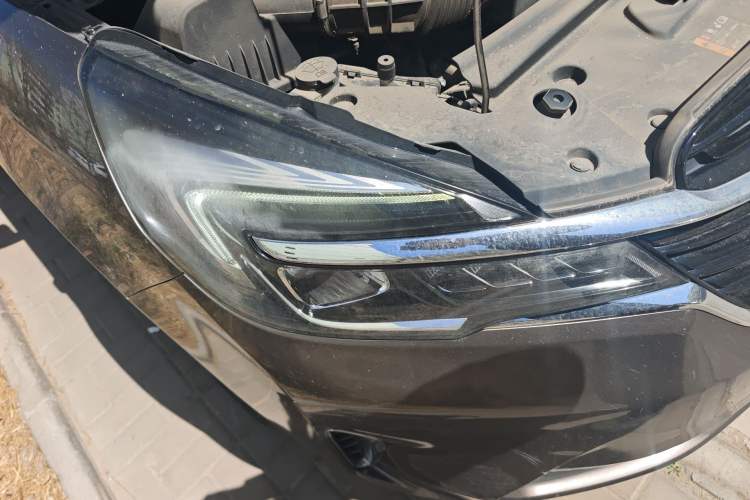 Used Buick GL8 2020 Land Cruiser Executive Class 652T Comfort Model Right Front Headlight