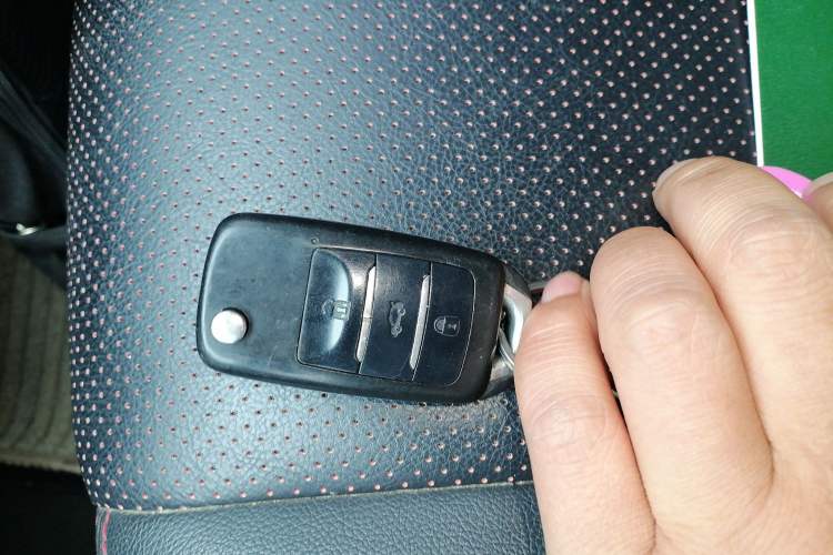 Used CHANGAN KAICHENG Oushang A600 2016 1.5L Manual Luxury 6-Seater Vehicle Key