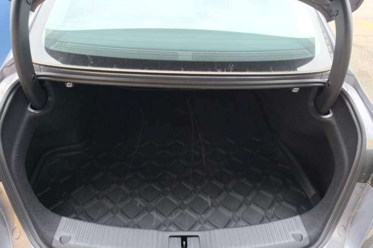 Used Hongqi H5 PHEV 2025 170 Super Hybrid Version Trunk