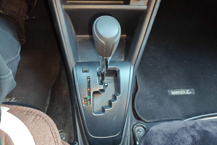 Used Toyota YARiS L Zhi Xiang 2021 1.5L CVT Leading Edition Gear Lever