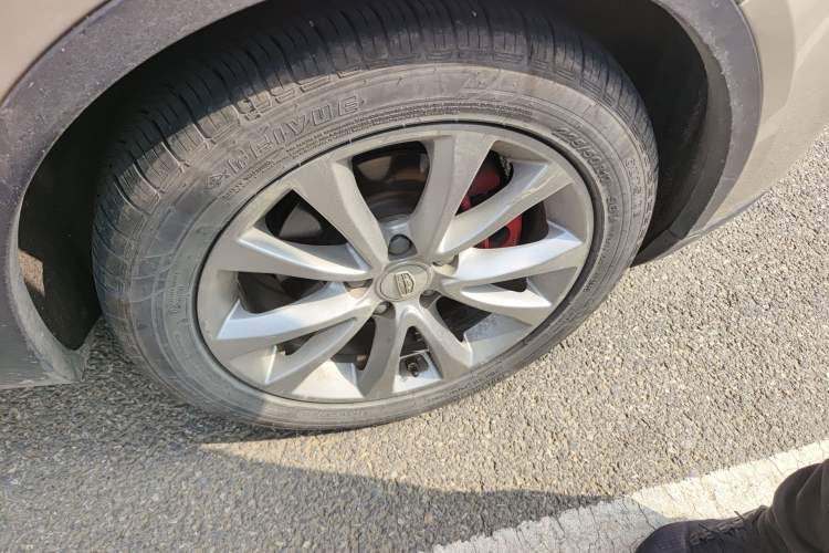 Used Geely Auto Emgrand GS 2016 Sports Edition 1.8L Manual LingShang Model Right Front Wheel Hub