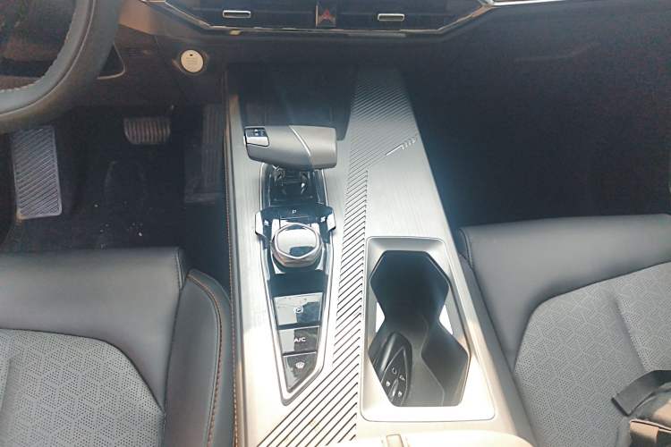 Used Oshan Z6 2022 Blue Whale 1.5T DCT Smart Edition Urban Version