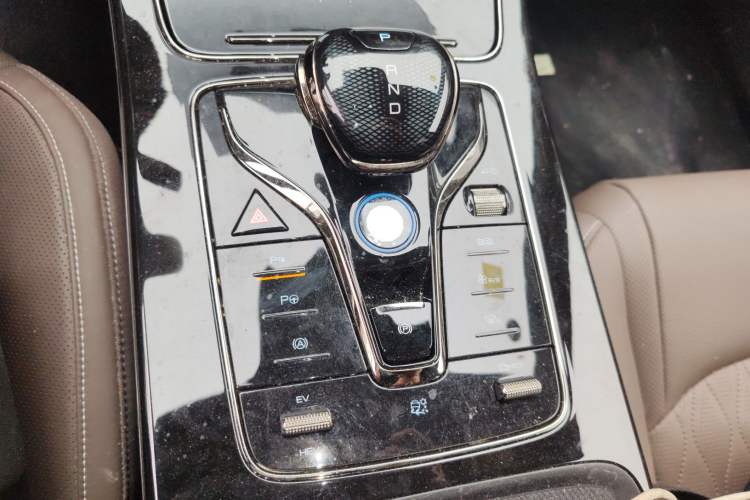 Used BYD Han 2025 DM-i Intelligent Driving Edition 125KM Prestige Model