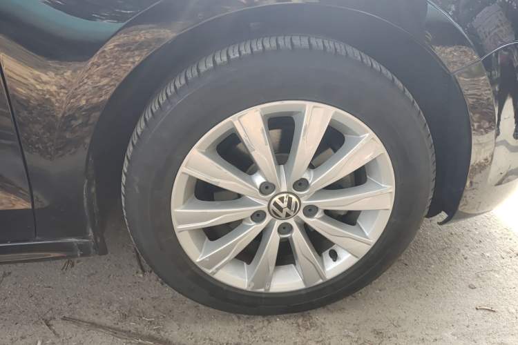 Used Volkswagen Sagitar 2014 1.6L Manual Comfort Model