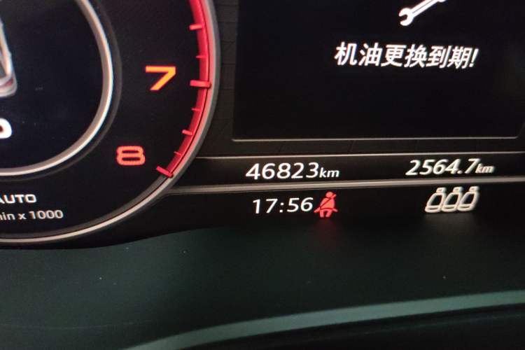 Used Audi Q5L 2018 40 TFSI Prestige Fashion Edition China VI Odometer Close Up