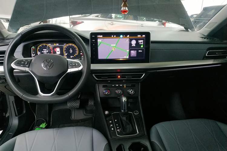 Used Volkswagen Lavida 2024 1.5L Automatic Starry Sky 5 Million Edition Center Console