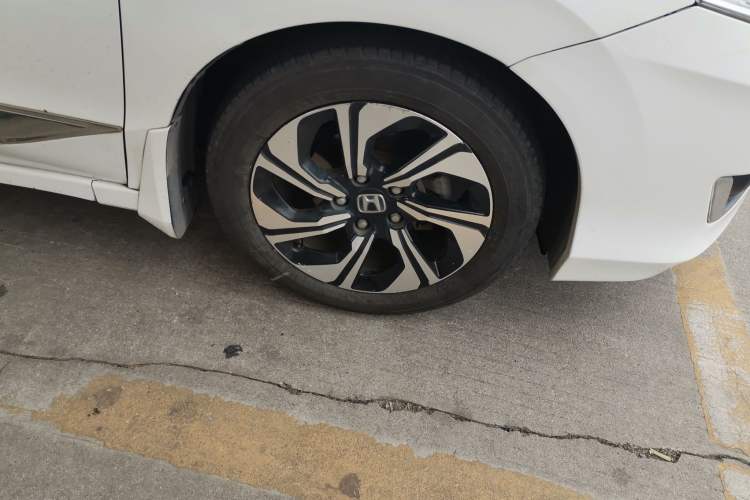 Used Honda Crider 2016 1.8L CVT Luxury Edition Right Front Wheel Hub