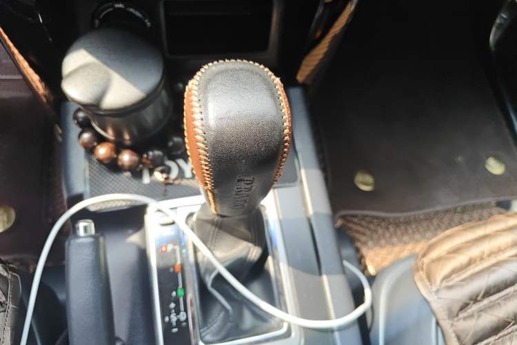 Used Toyota Prado 2016 2.7L Automatic Standard Edition Gear Lever