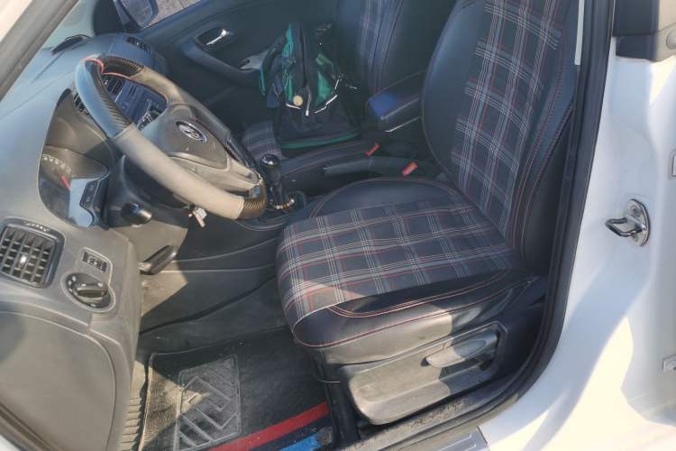 Used Volkswagen Polo 2014 1.4L Manual Fashion Edition
