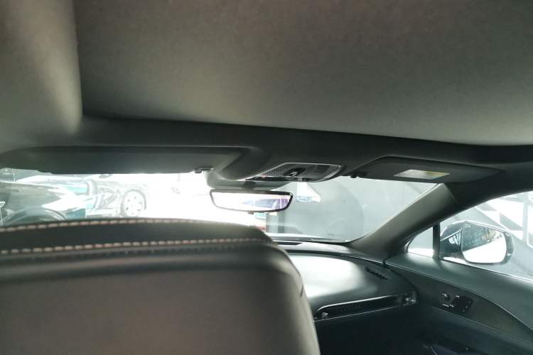 Used Cadillac LYRIQ 2022 Four-Wheel-Drive High-Performance Deluxe Edition Headliner