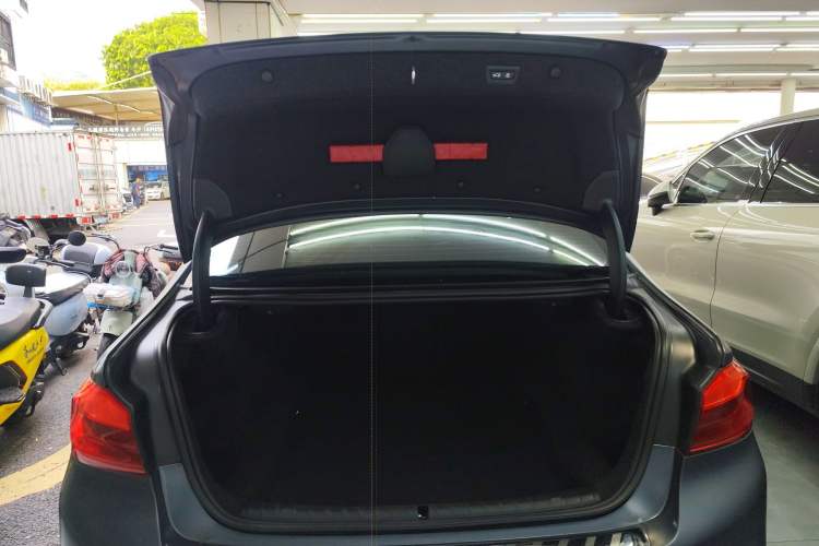 Used BMW 5 Series 2020 540i Sport Line M Sport Package Trunk