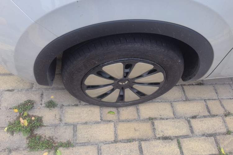 Used Wuling Bingo 2024 203km Light Edition Left Front Wheel Hub