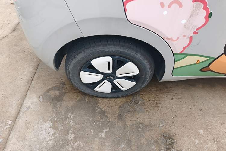 Used Wuling Hongguang MINIEV 2025 Four-Door Version Premium Edition Exterior 5