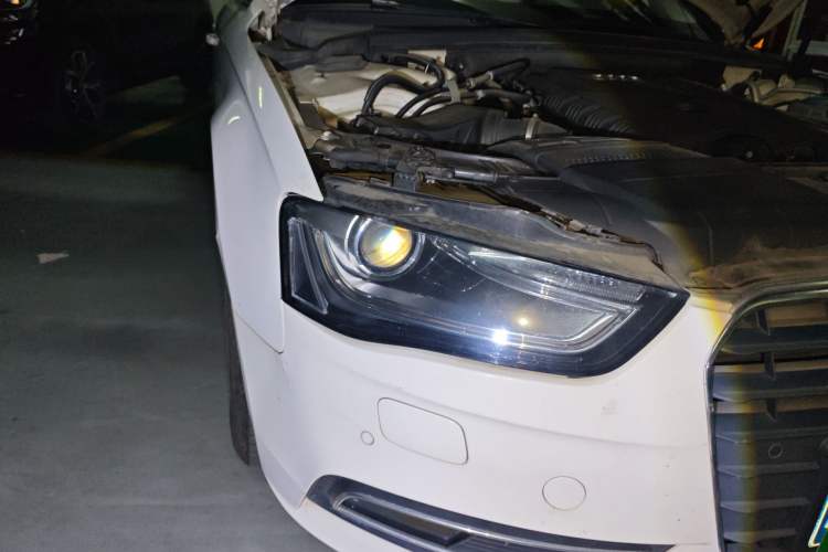 Used Audi A4L 2013 35 TFSI Automatic Standard Model Right Front Headlight