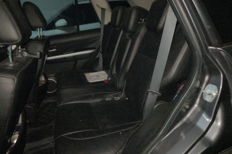 Used Suzuki Grand Vitara 2011 2.4 AT JLX-EL 5-Door Limited Edition Left Rear Seat