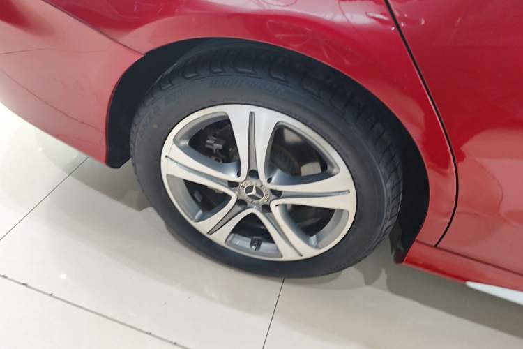 Used Mercedes-Benz C-Class 2019 C 260 L Sport Edition Right Rear Wheel Hub