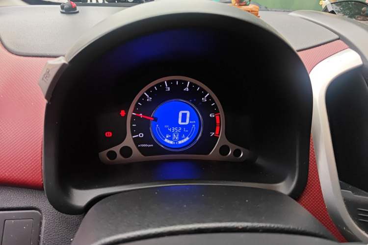 Used CHANGAN Benni 2015 1.4L IMT Luxury Version China IV Standard
