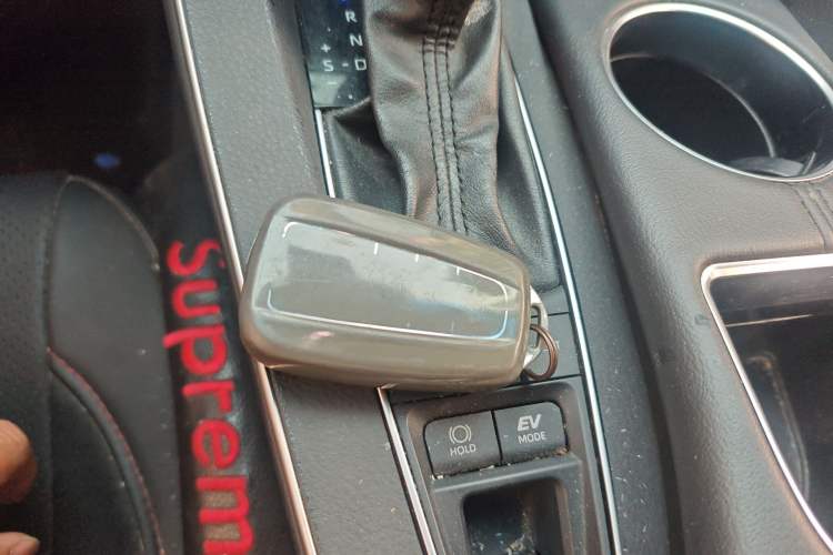 Used Toyota Avalon 2019 Dual-Engine 2.5L XLE Prestige Version China VI Standard Vehicle Key