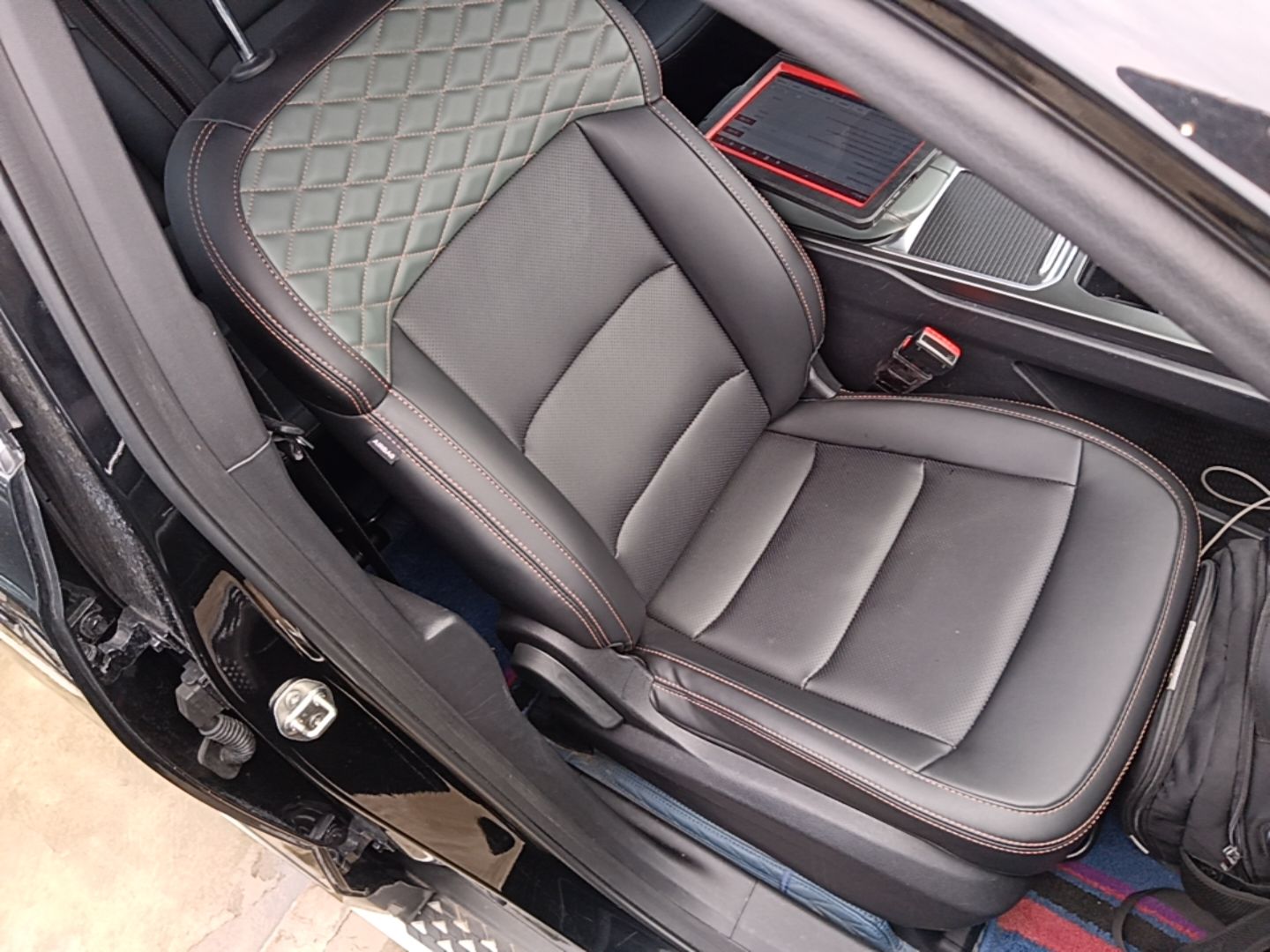 Geely Auto Haoyue L 2023 2.0T DCT Prestige Edition — снимка 19
