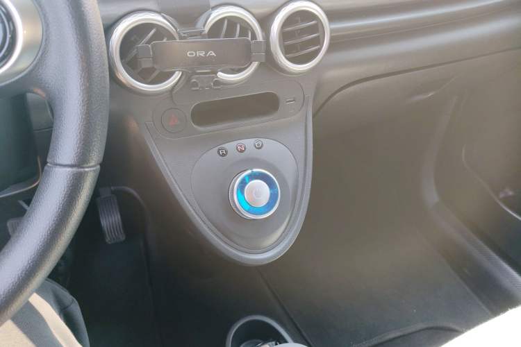 Used ORA Black Cat 2021 351 km Luxury Version Gear Lever