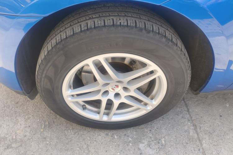 Used Porsche Macan 2017 Macan 2.0T Left Front Wheel Hub