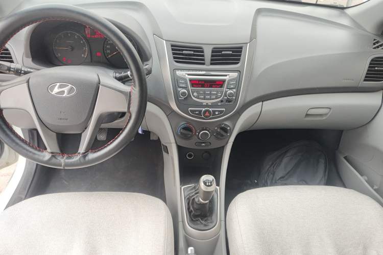Used Hyundai Verna (older generation) 2014 1.4L Manual Smart GLS Trim