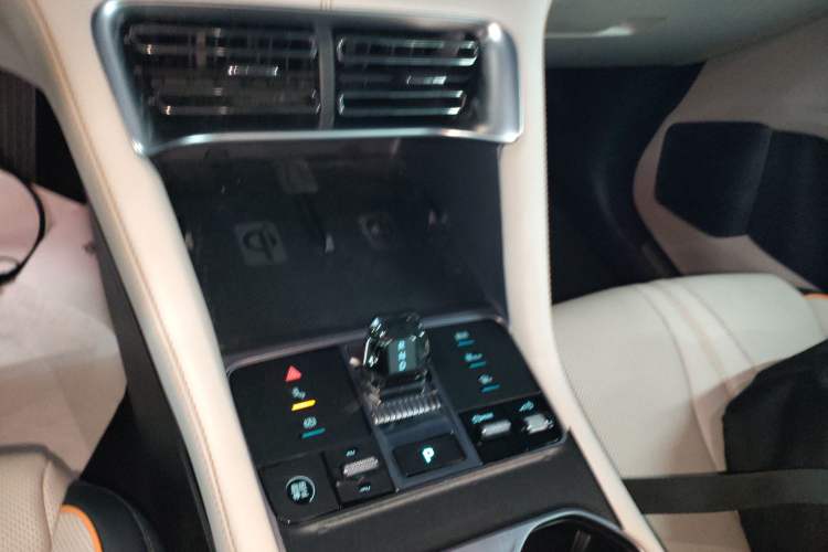 Used BYD Song PLUS New Energy 2024 HONOR Edition DM-i 150km Flagship PLUS Gear Lever