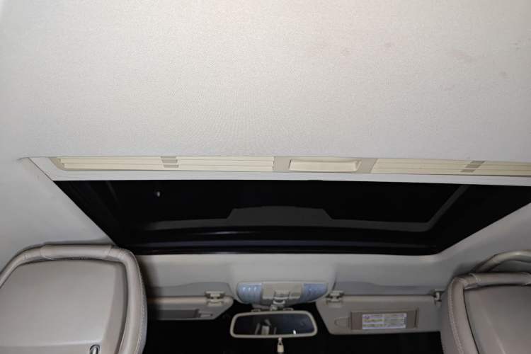 Used Mercedes-Benz E-Class 2013 E 260 L CGI Elegant Model
