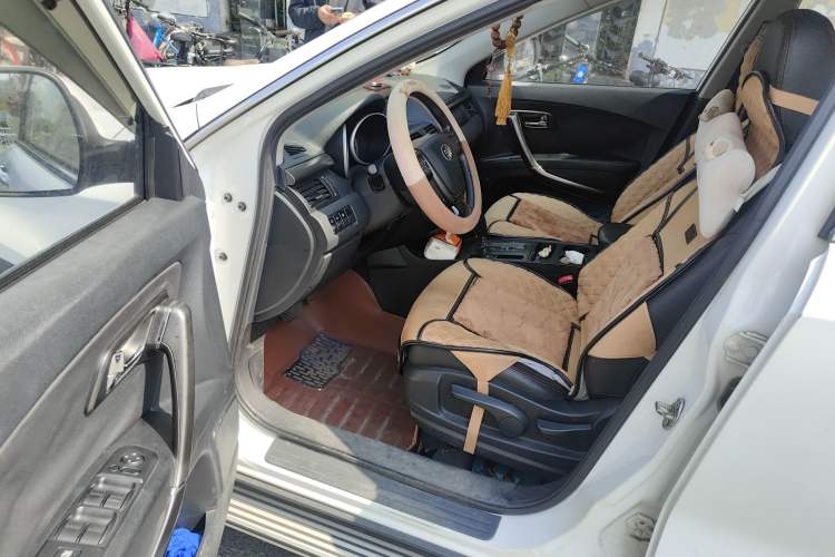 Used Bestune X80 2015 2.0L automatic comfort version