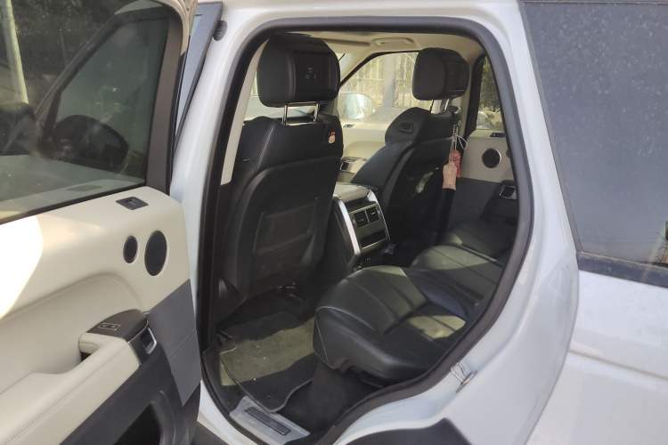 Used Land Rover Range Sport 2015 3.0 SC V6 HSE DYNAMIC Left Rear Seat